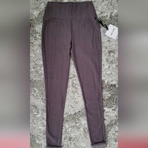 Agnes and Dora knit Jegging